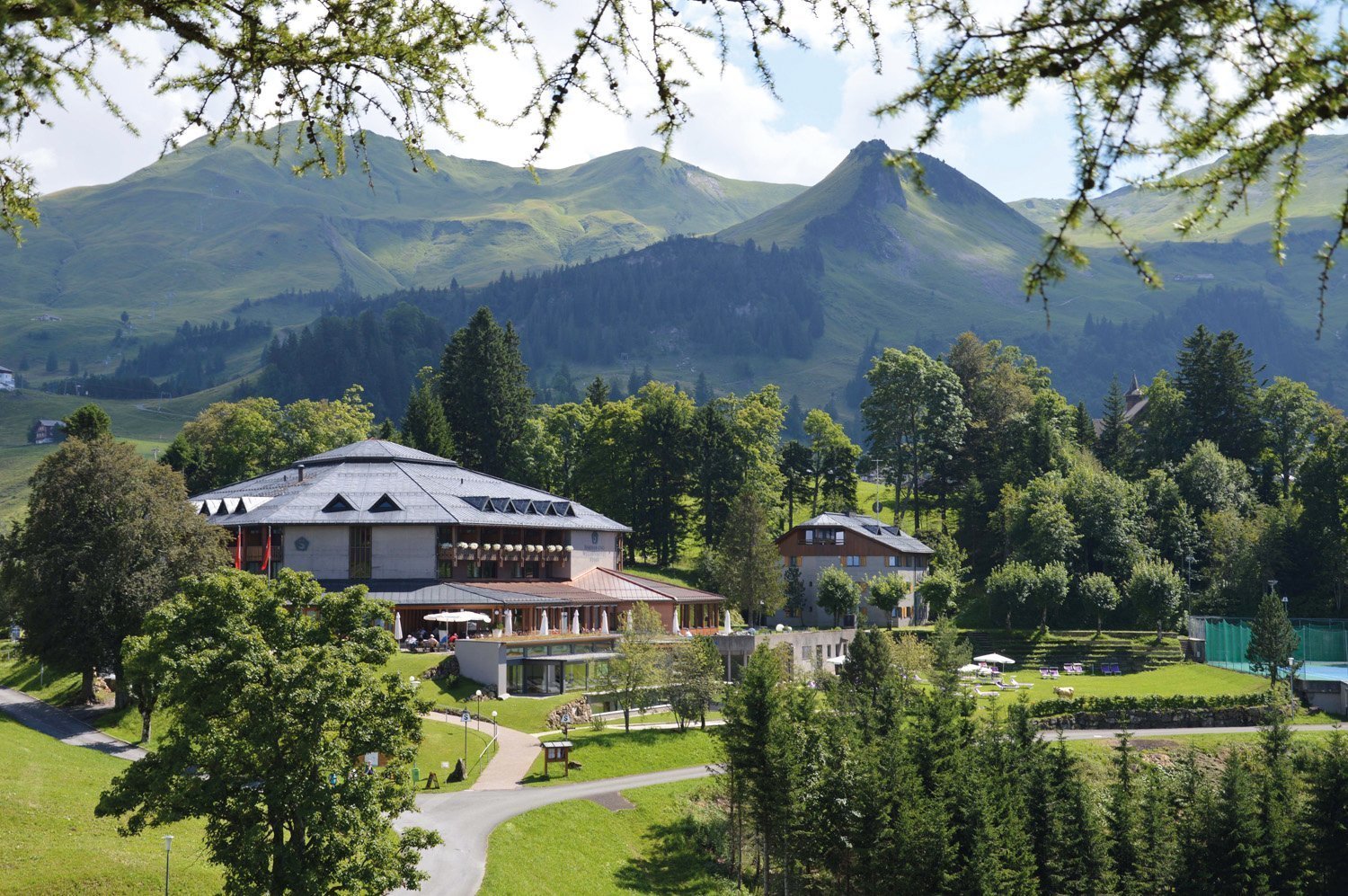 Header Image - Mitarbeitende Housekeeping (a)